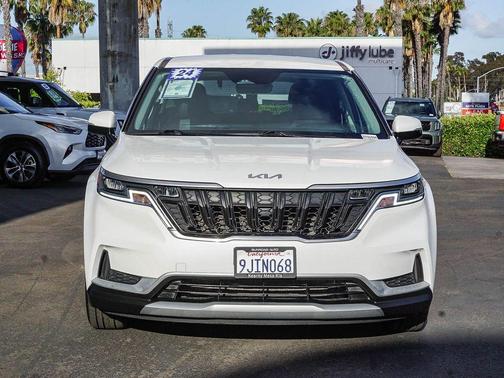 Snow White Pearl 2024 Kia Carnival LX