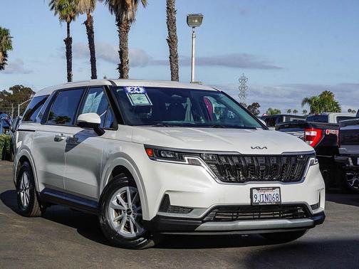 Snow White Pearl 2024 Kia Carnival LX