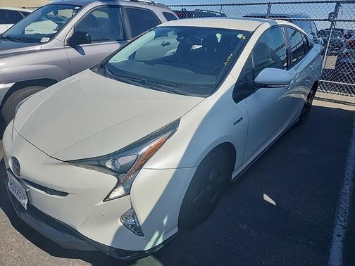 2018 Toyota Prius Three Touring