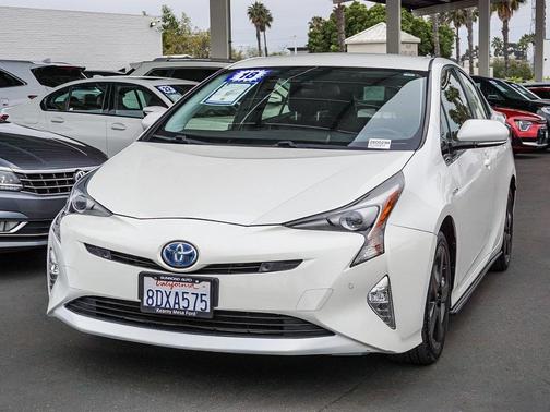 2018 Toyota Prius Three Touring