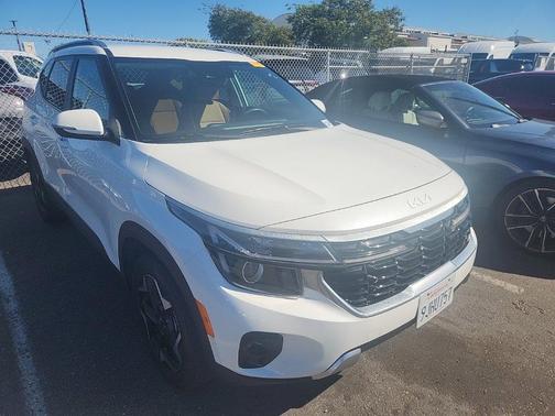 Snow White Pearl 2024 Kia Seltos EX