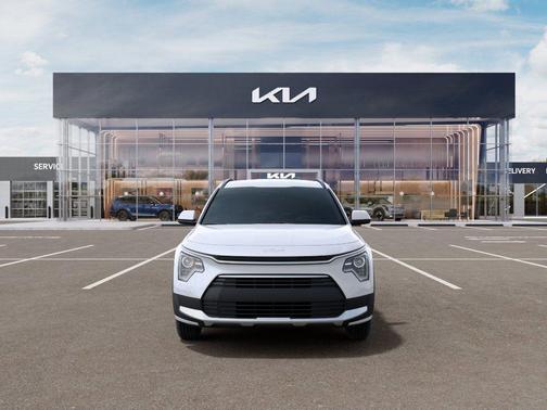 White 2026 Kia Niro LX