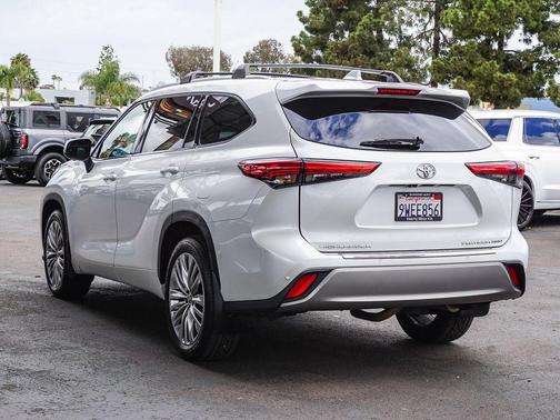 Wind Chill Pearl 2023 Toyota Highlander Platinum