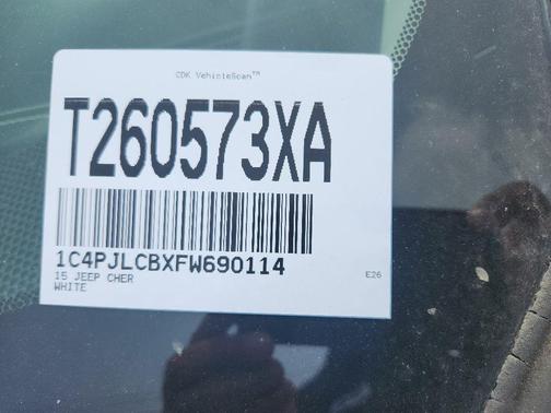 Bright White Clearcoat 2015 Jeep Cherokee Latitude