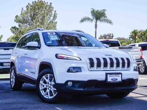 Bright White Clearcoat 2015 Jeep Cherokee Latitude