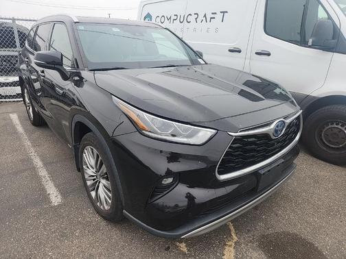 2021 Toyota Highlander Hybrid Platinum