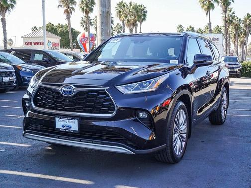 2021 Toyota Highlander Hybrid Platinum