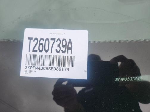 Snow White Pearl 2025 Kia K4 GT-Line Turbo