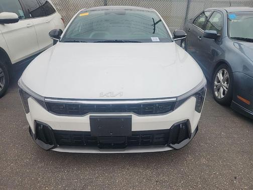 Snow White Pearl 2025 Kia K4 GT-Line Turbo