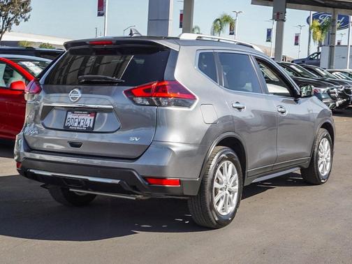2018 Nissan Rogue SV