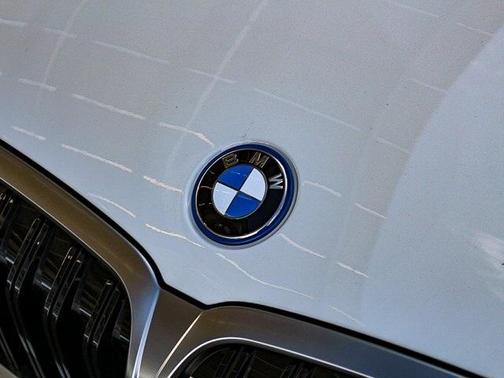 2024 BMW 330e 330e