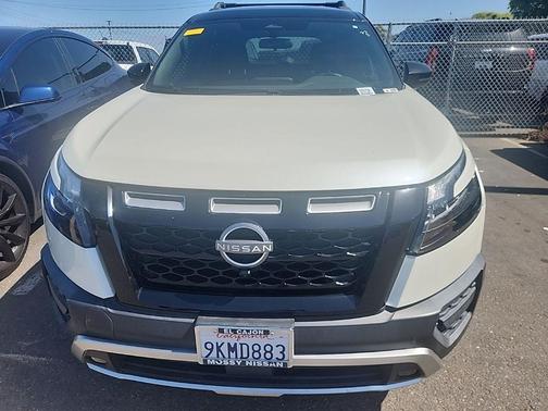 White 2024 Nissan Pathfinder Rock Creek