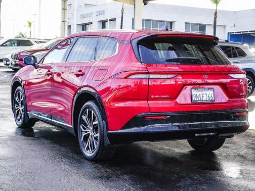 2025 Toyota Crown Signia XLE