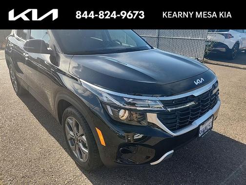 Fusion Orange 2024 Kia Seltos S
