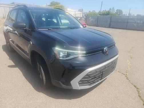 Deep Black Pearl Effect 2025 Volkswagen Taos 1.5T S