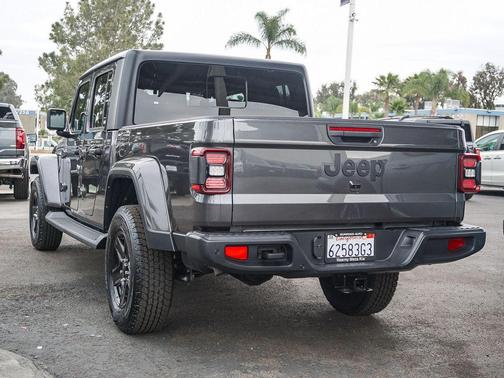 Granite Crystal Clearcoat Metallic 2021 Jeep Gladiator Sport