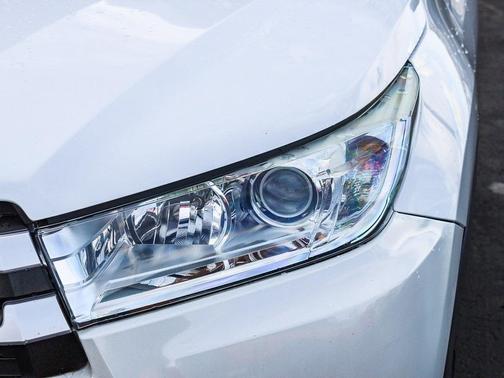 2018 Toyota Highlander LE