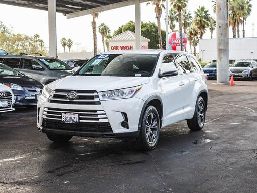2018 Toyota Highlander LE