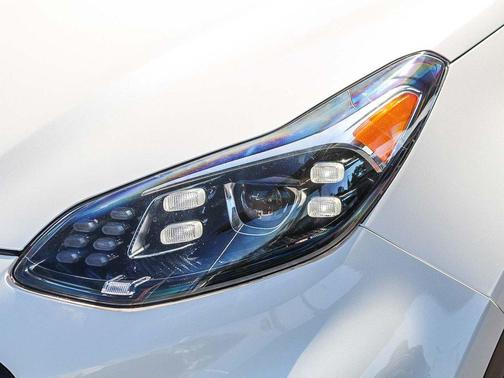 Snow White Pearl 2021 Kia Sportage SX Turbo