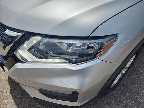 Brilliant Silver 2017 Nissan Rogue SV