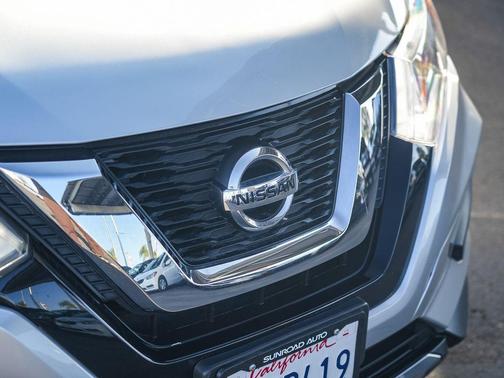 Brilliant Silver 2017 Nissan Rogue SV