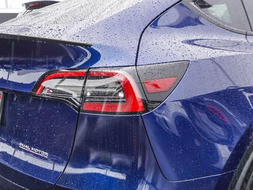 Blue 2022 Tesla Model Y Performance