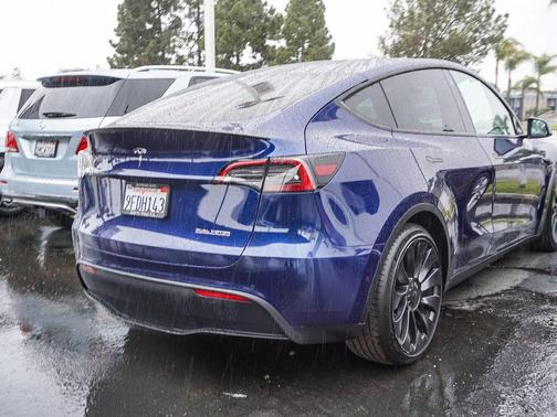 Blue 2022 Tesla Model Y Performance