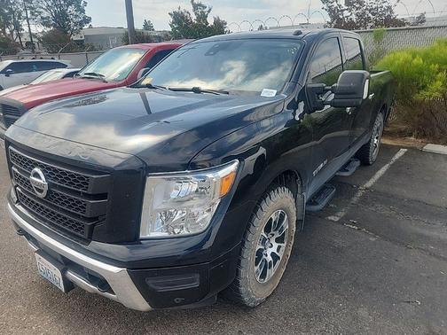 Black 2021 Nissan Titan SV