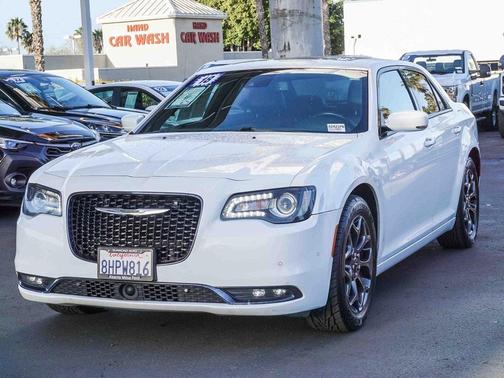 2018 Chrysler 300 S
