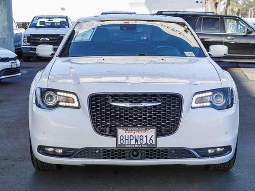 2018 Chrysler 300 S