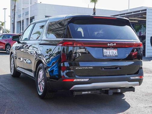 2022 Kia Carnival LXS