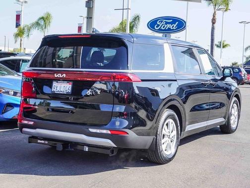 2022 Kia Carnival LXS