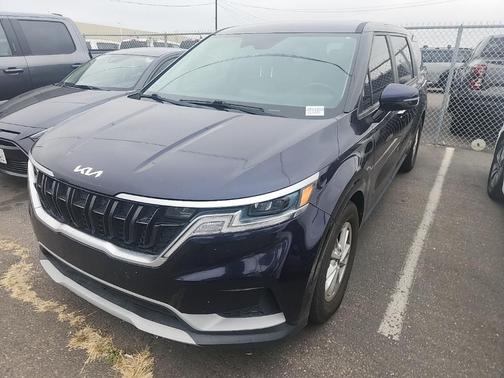 2022 Kia Carnival LX