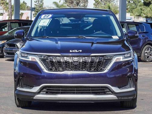 2022 Kia Carnival LX