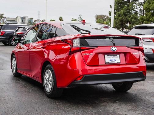 2019 Toyota Prius LE