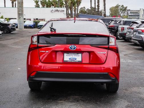 2019 Toyota Prius LE