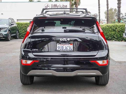 Aurora Black Pearl 2025 Kia Niro EV Wind
