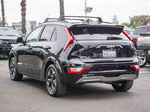 Aurora Black Pearl 2025 Kia Niro EV Wind