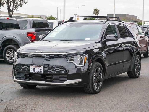 Aurora Black Pearl 2025 Kia Niro EV Wind