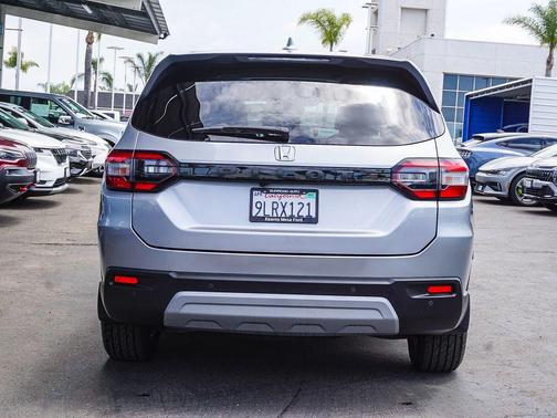 Lunar Silver Metallic 2024 Honda Pilot EX-L 7-Passenger
