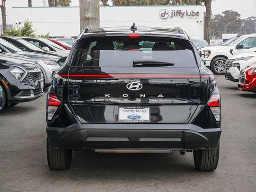 Abyss Black Pearl 2024 Hyundai KONA SEL