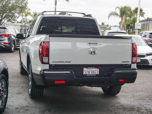 White 2020 Honda Ridgeline RTL-E