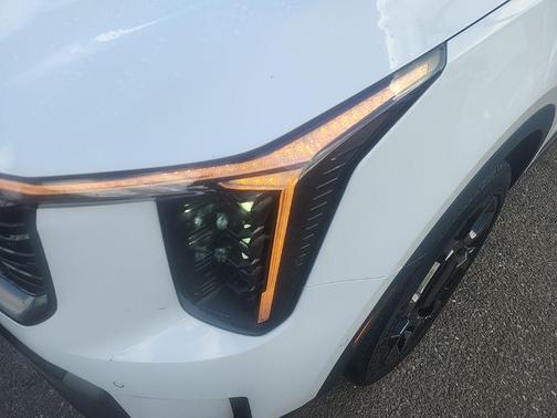 Glacial White Pearl 2025 Kia Sorento SX Prestige