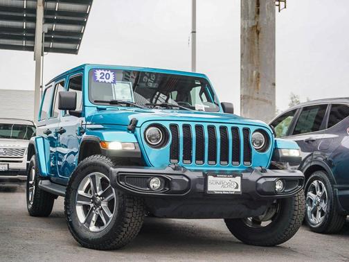 Bikini Pearlcoat 2020 Jeep Wrangler Unlimited Sahara