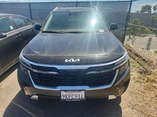 Fusion Orange 2024 Kia Seltos EX