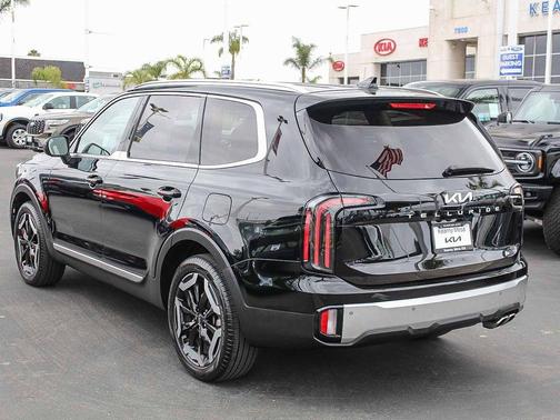 Ebony Black 2024 Kia Telluride EX