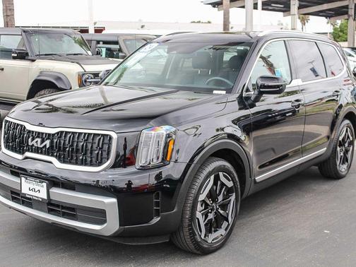 Ebony Black 2024 Kia Telluride EX