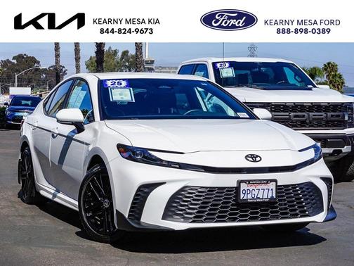 2025 Toyota Camry SE