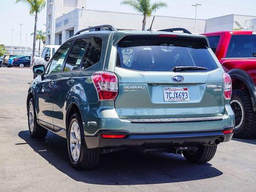 Jasmine Green Metallic 2014 Subaru Forester 2.5i Limited