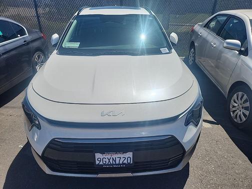 Snow White Pearl 2023 Kia Niro EX Touring